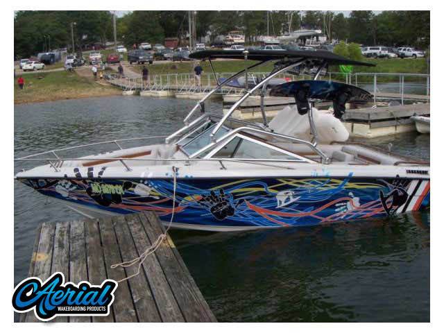 Celebrity 190 Bowrider with an Airborne 2.0 Wakeboard Tower, photo 3 of 4