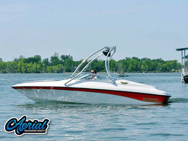Crownline with an Airborne 2.0 Wakeboard Tower, photo 1 of 5