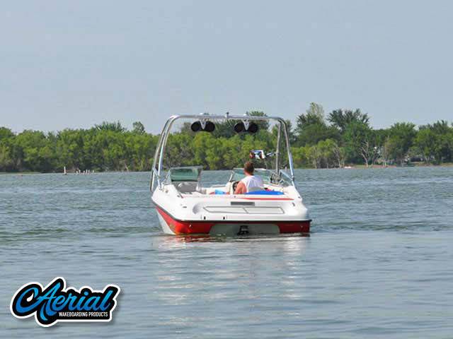 Crownline with an Airborne 2.0 Wakeboard Tower, photo 2 of 5