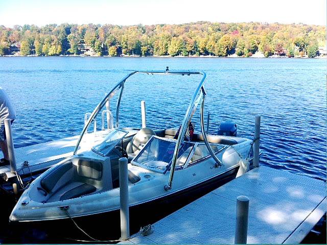 Four Winns with an Ascent 2.0 Wakeboard Tower