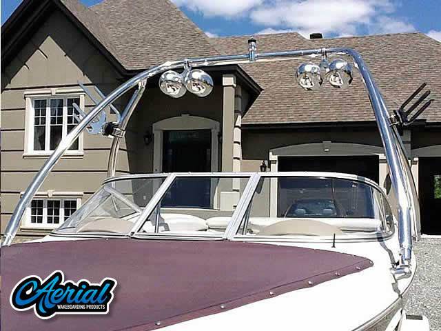 Maxum with an Ascent 2.0 Wakeboard Tower, photo 2 of 3