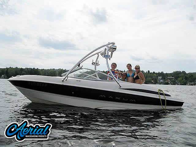 Maxum with an Ascent 2.0 Wakeboard Tower, photo 1 of 3