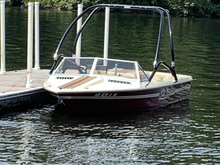 1982 Ski Supreme with an Airborne 2.0 Wakeboard Tower, photo 3 of 4