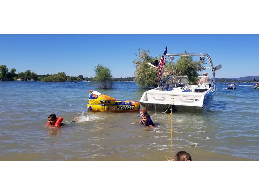 1994 Reinell 196 BRXL with an Airborne 2.0 Wakeboard Tower, photo 2 of 2
