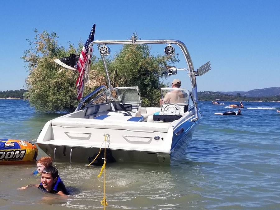1994 Reinell 196 BRXL with an Airborne 2.0 Wakeboard Tower, photo 1 of 2