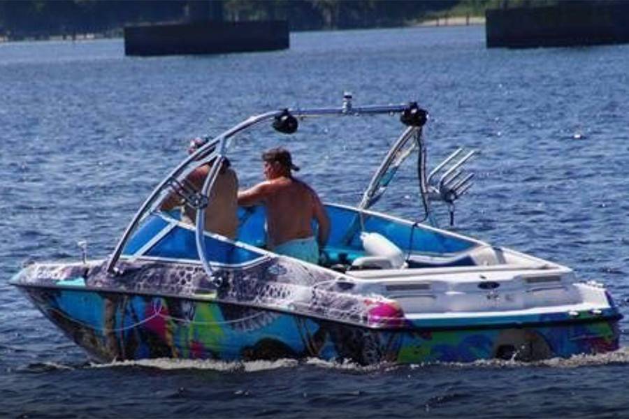 1995 Chaparral 1930 with an Ascent 2.0 Wakeboard Tower, photo 3 of 4