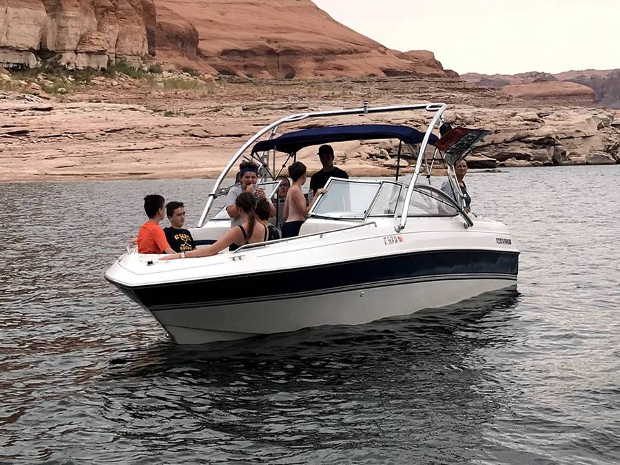 1995 Four Winns Horizon 240 with an Assault Wakeboard Tower, photo 3 of 7