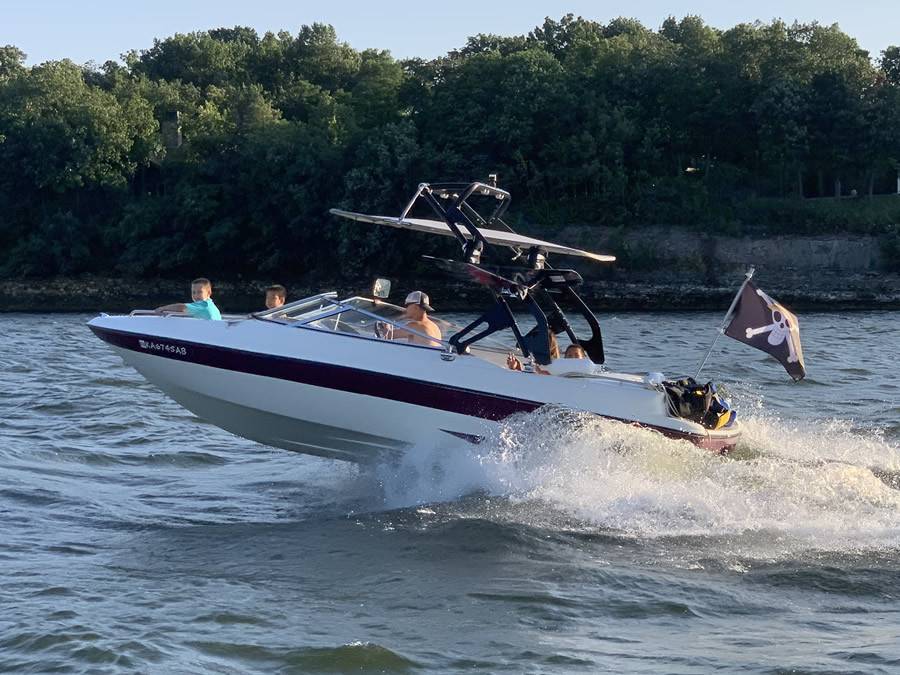 1996 Glastron GS 205 40th Anniversary with a FreeRide Wakeboard Tower, photo 1 of 6