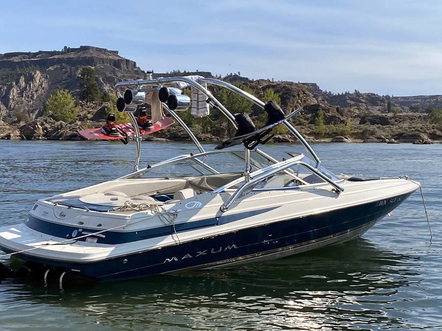 1997 Maxum 2100 SR with an Airborne 2.0 Wakeboard Tower, photo 1 of 4