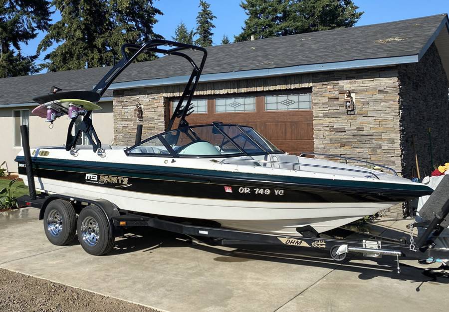 1998 MB Sports Boss 210 with a FreeRide Wakeboard Tower, photo 1 of 2