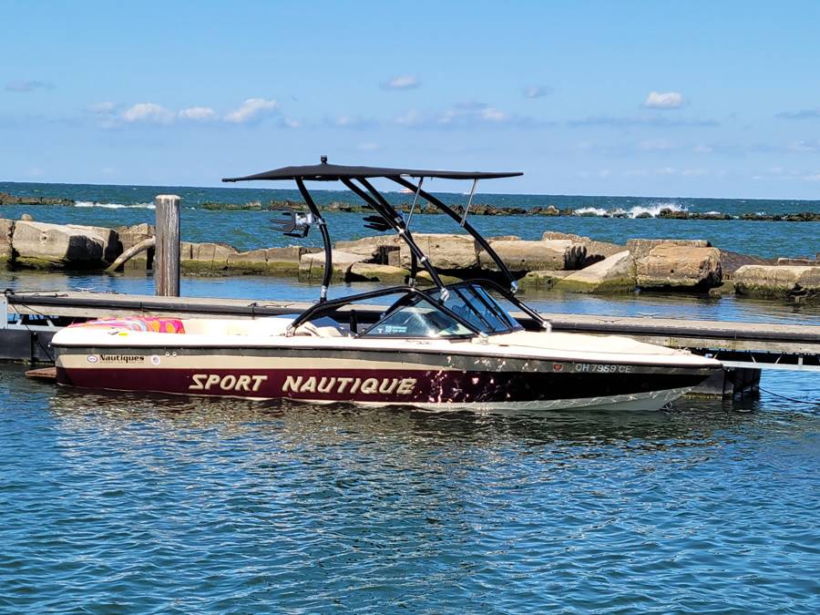 1998 Sport Nautique with an Airborne 2.0 Wakeboard Tower, photo 1 of 2