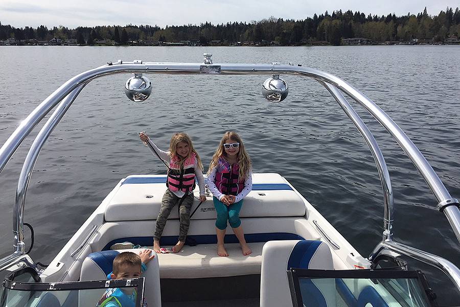 1999 Bluewater Mirage with an Airborne 2.0 Wakeboard Tower, photo 2 of 4