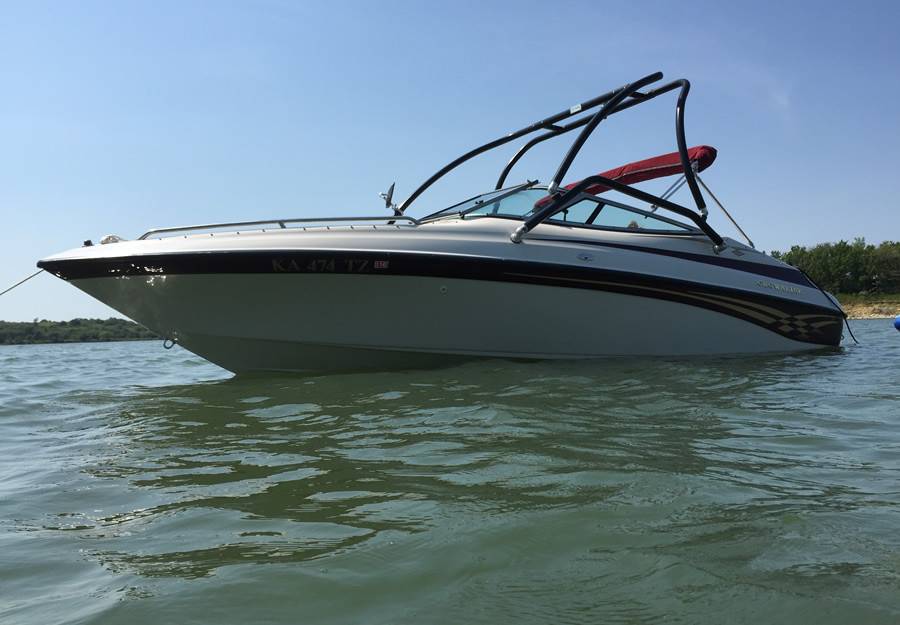 2000 Crownline 202BR with an Airborne 2.0 Wakeboard Tower, photo 3 of 7