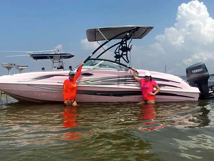 2000 Hurricane Fun Deck with an Assault Wakeboard Tower