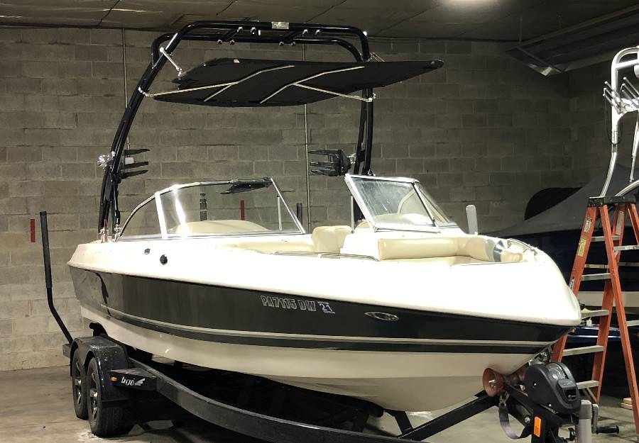 2000 Tige 23v with a FreeRide Wakeboard Tower, photo 1 of 6