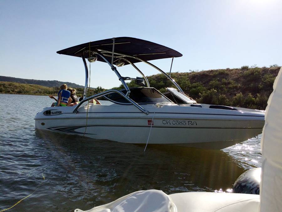 2001 Glastron SX 195 with an Airborne 2.0 Wakeboard Tower, photo 1 of 4