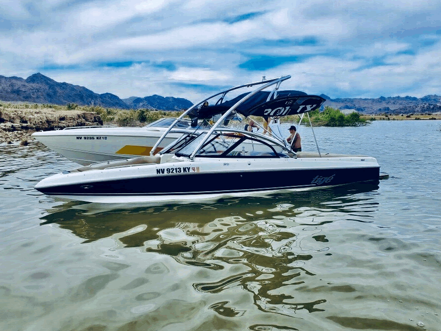 2001 Tige 21i with an Assault Wakeboard Tower, photo 1 of 3