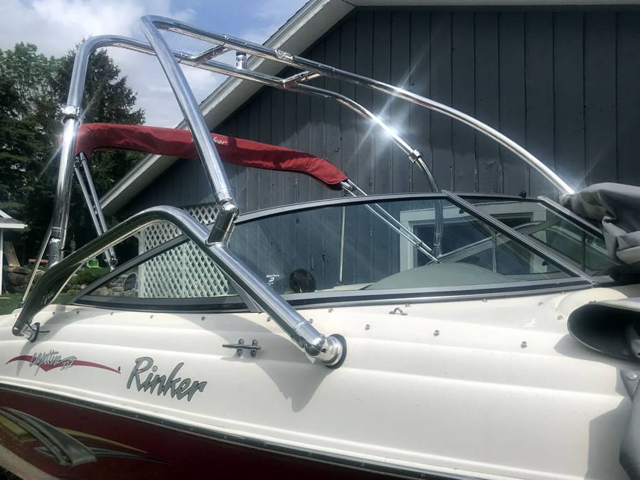 2004 Rinker 212 with an Airborne 2.0 Wakeboard Tower, photo 3 of 4