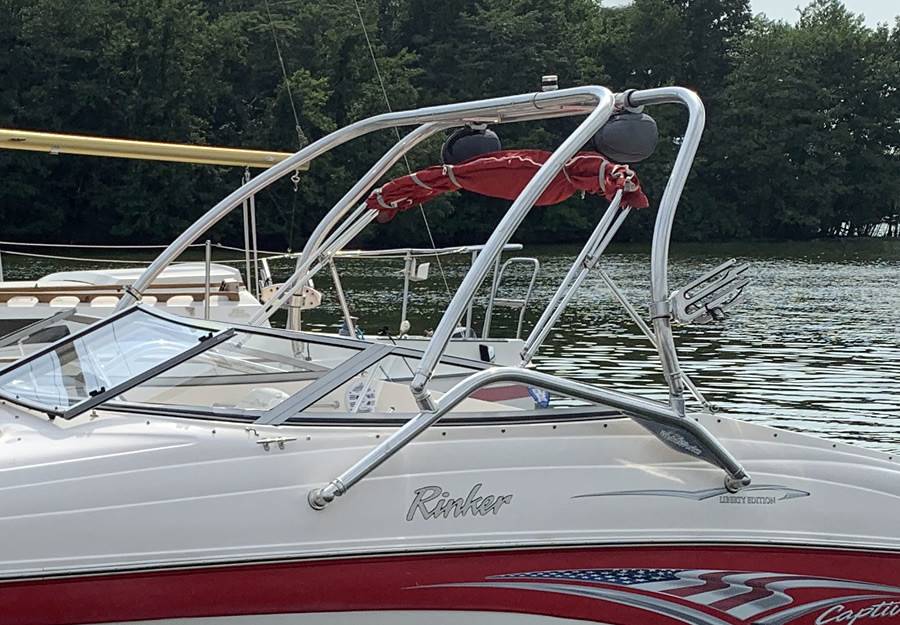 2004 Rinker Captiva 232 with an Airborne 2.0 Wakeboard Tower, photo 3 of 4