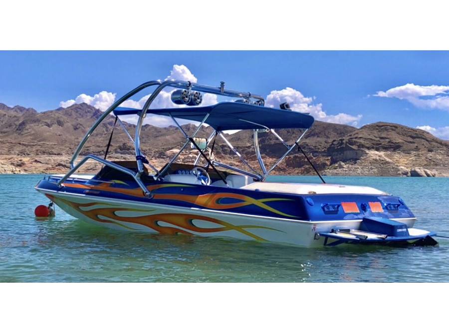 2005 Commander 2100 LX with an Airborne 2.0 Wakeboard Tower, photo 3 of 5