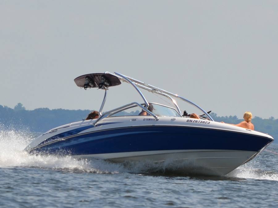 2005 Yamaha SX230 with an Airborne 2.0 Wakeboard Tower, photo 1 of 6
