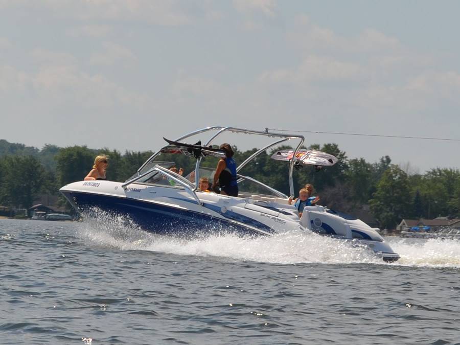2005 Yamaha SX230 with an Airborne 2.0 Wakeboard Tower, photo 2 of 6