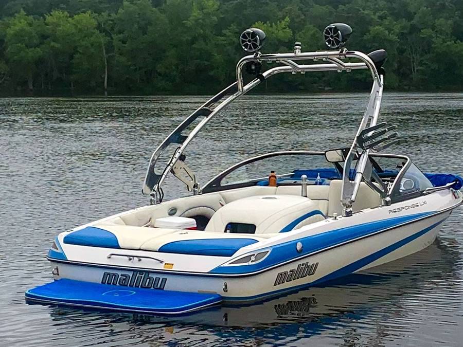 2006 Malibu LXI with a FreeRide Wakeboard Tower, photo 1 of 3