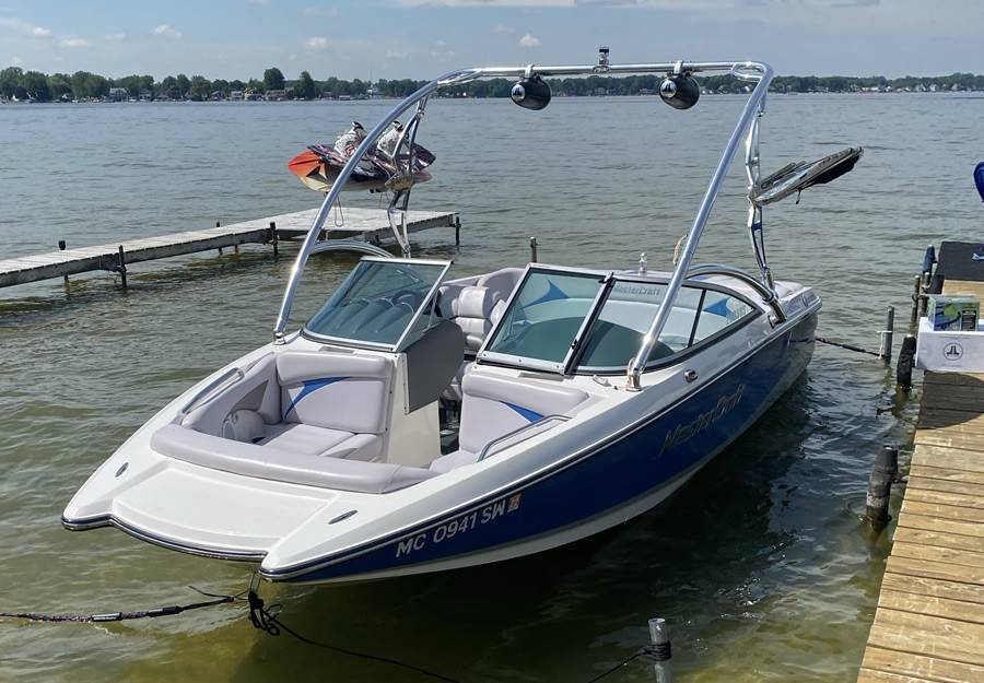 2006 Mastercraft Maristar 200 with an Assault Wakeboard Tower, photo 3 of 8