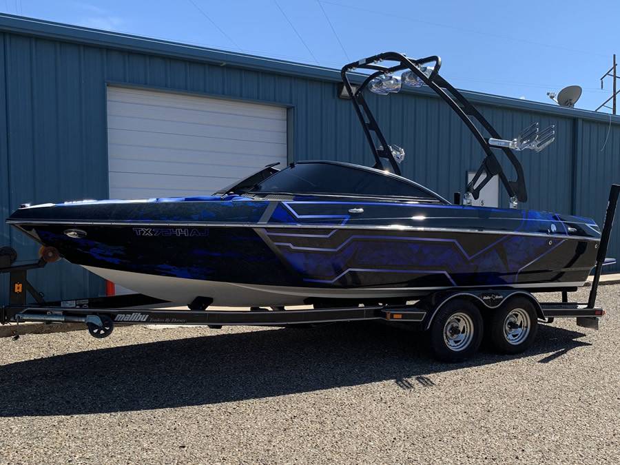 2007 Malibu Wakesetter 21VLX with a FreeRide Wakeboard Tower, photo 2 of 7