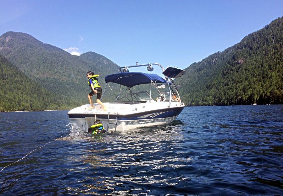 2008 Bayliner 185 with an Ascent 2.0 Wakeboard Tower, photo 2 of 4