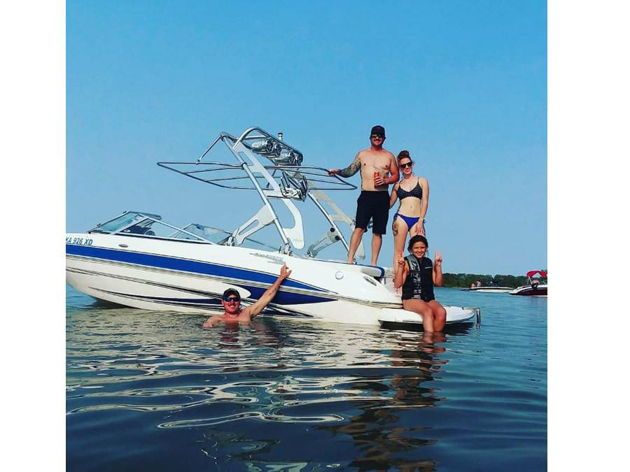 2009 Glastron with a FreeRide Wakeboard Tower, photo 1 of 2