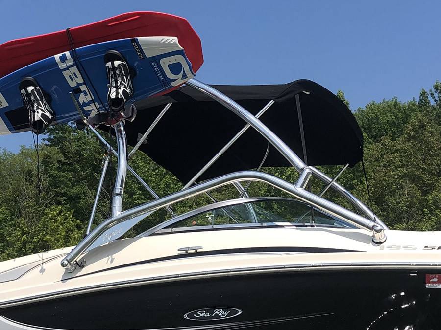 2010 Sea Ray 195 Sport with an Airborne 2.0 Wakeboard Tower, photo 2 of 4
