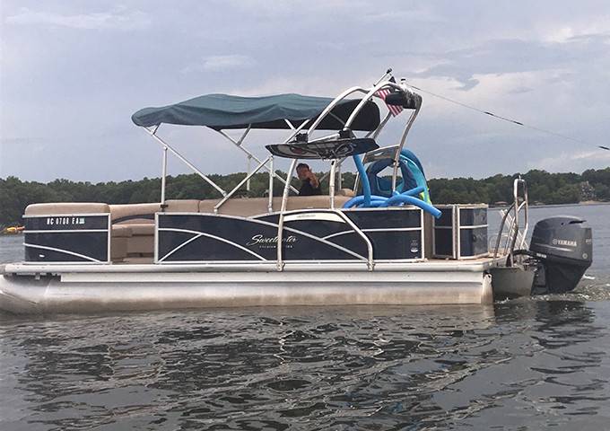 2015 Sweet Water Premium Pontoon Boat with a F250 Pontoon Tower wakeboard tower, photo 3 of 4