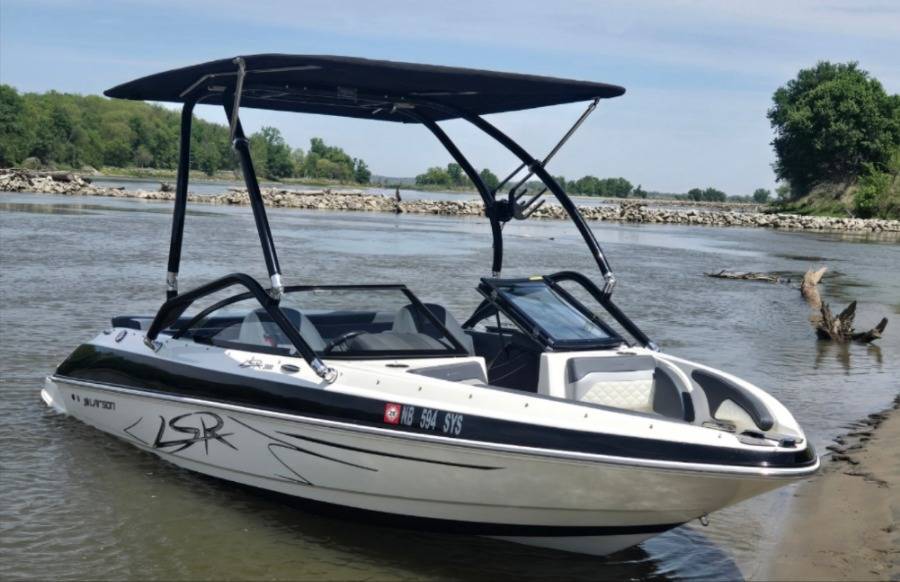 2017 Larson LSR 2000 with an Airborne 2.0 Wakeboard Tower, photo 2 of 3