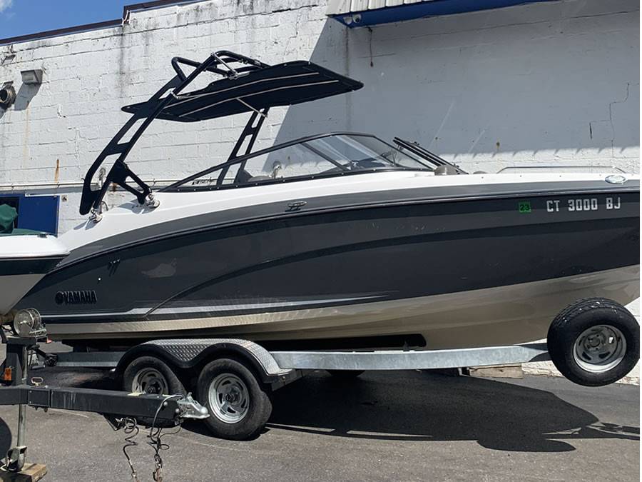 2017 Yamaha 242 Limited E series with a FreeRide Wakeboard Tower