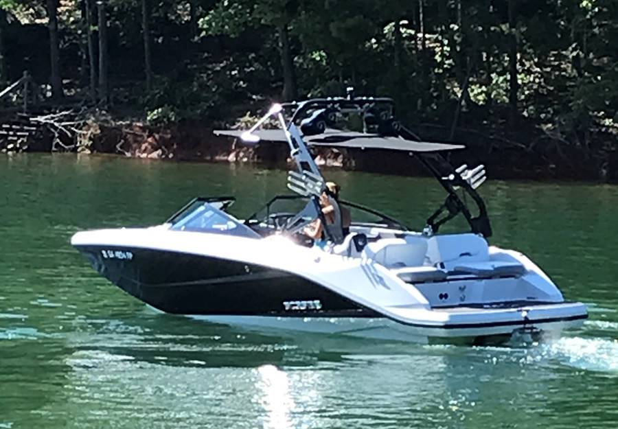 2018 Scarab 215G with a FreeRide Wakeboard Tower, photo 1 of 2