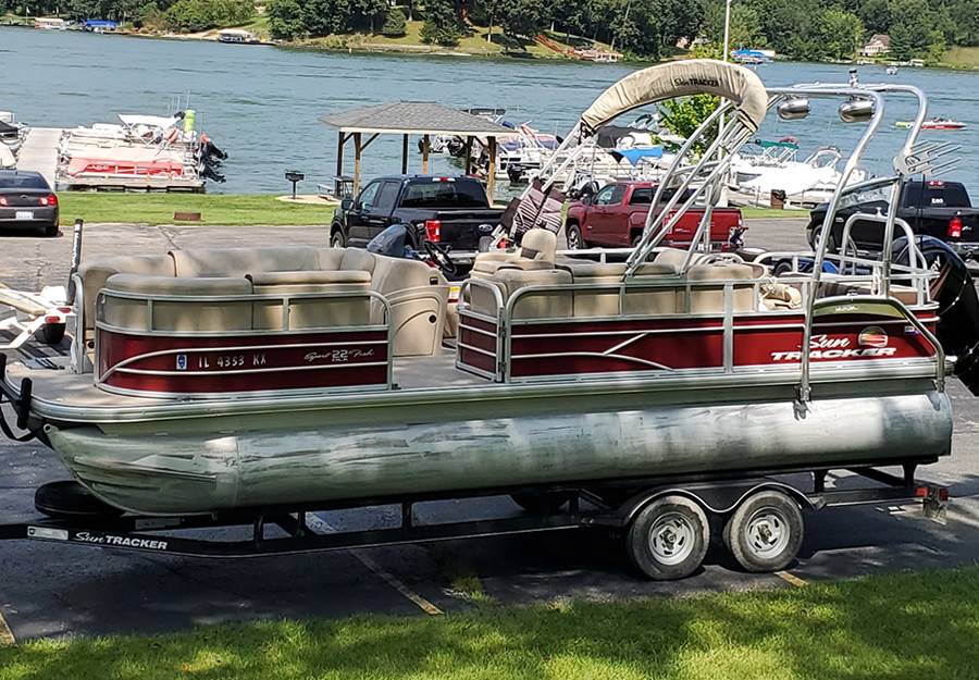 2018 SUN TRACKER with a F250 Pontoon Tower wakeboard tower, photo 1 of 6